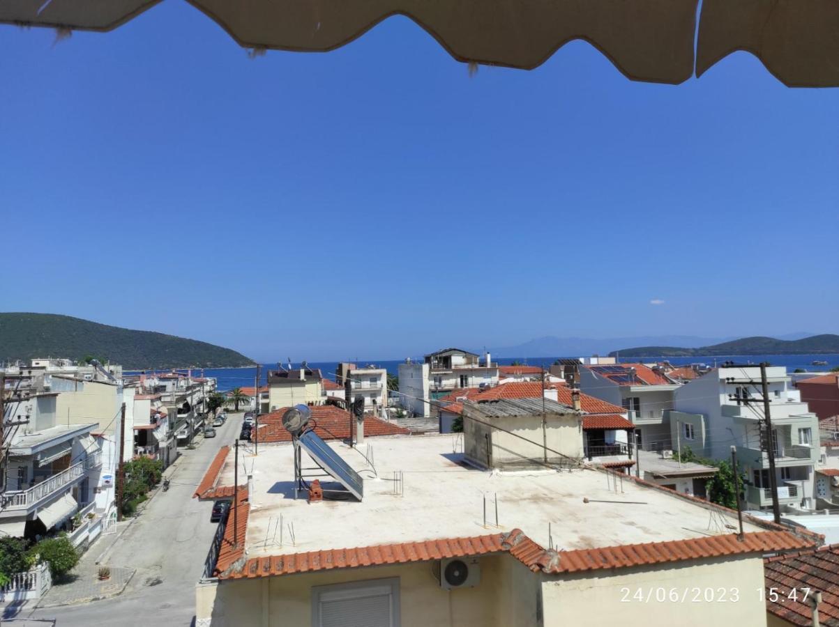 Annashouse Appartement Néa Péramos Buitenkant foto